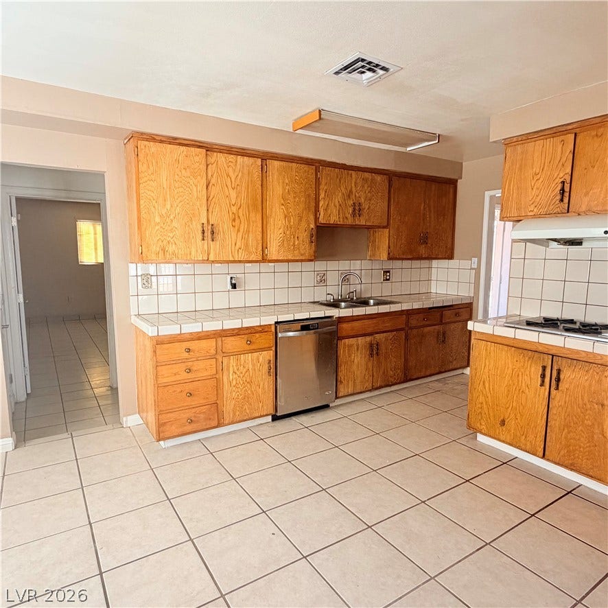 5216 Doe Avenue, Las Vegas, NV 89146 5216 Doe Avenue, Las Vegas, NV 89146