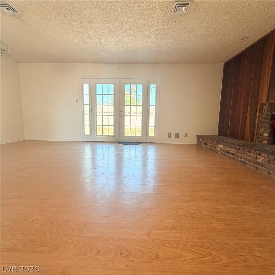 5216 Doe Avenue, Las Vegas, NV 89146 5216 Doe Avenue, Las Vegas, NV 89146