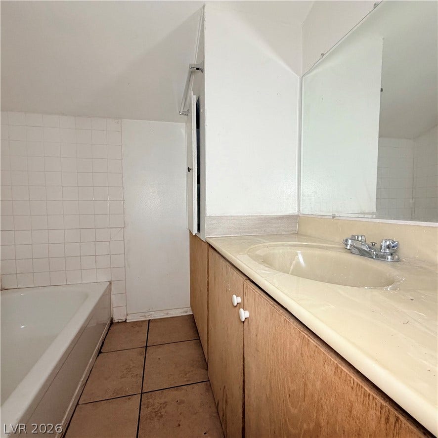 5216 Doe Avenue, Las Vegas, NV 89146 5216 Doe Avenue, Las Vegas, NV 89146