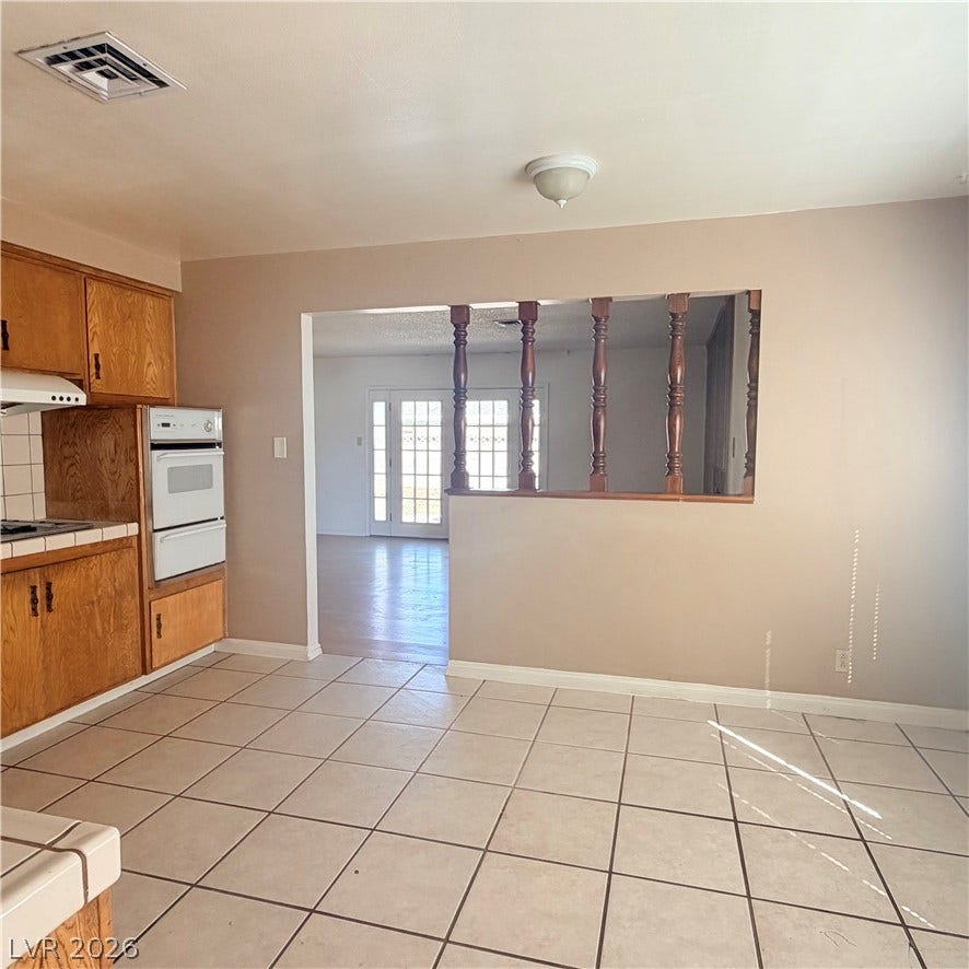5216 Doe Avenue, Las Vegas, NV 89146 5216 Doe Avenue, Las Vegas, NV 89146