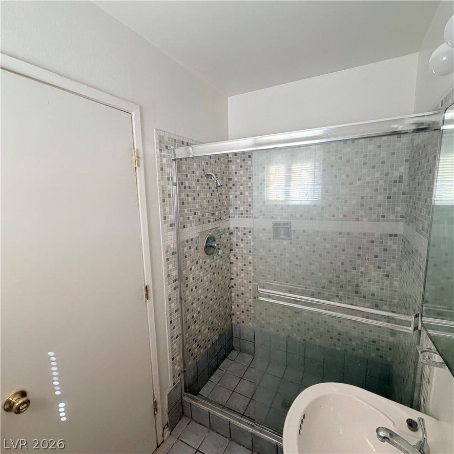 5216 Doe Avenue, Las Vegas, NV 89146 5216 Doe Avenue, Las Vegas, NV 89146