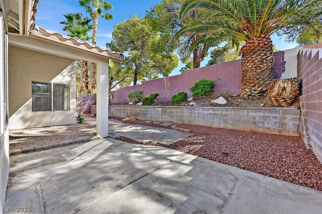 8433 Sea Glen Drive, Las Vegas, NV 89128
