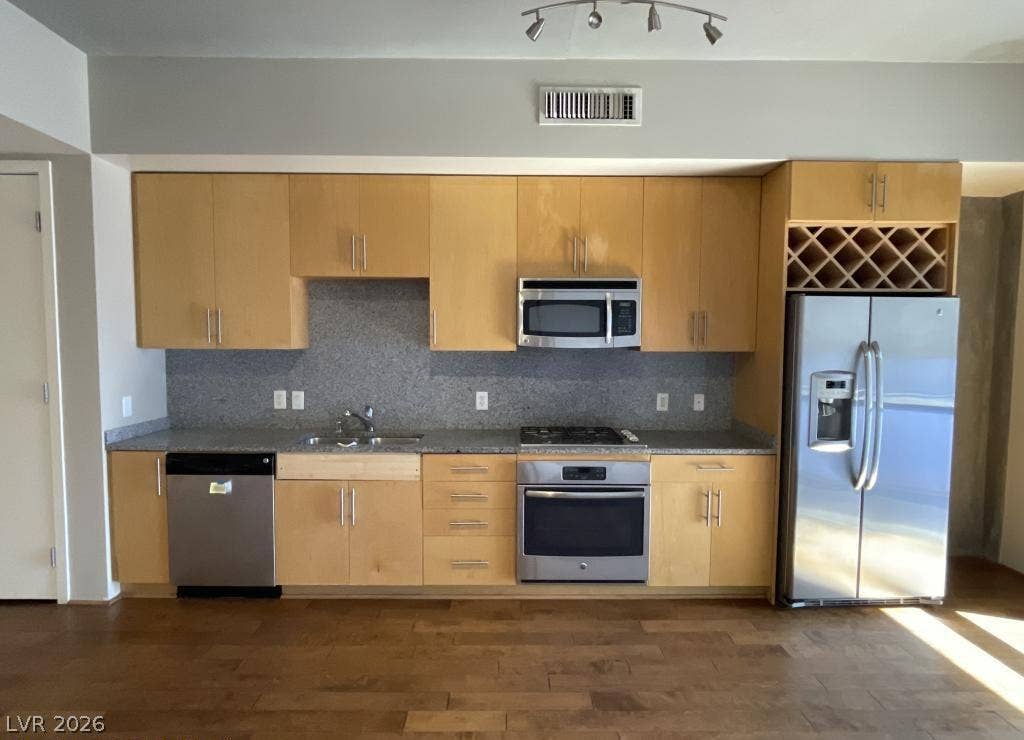 353 E Bonneville Avenue, #631, Las Vegas, NV 89101 353 E Bonneville Avenue, #631, Las Vegas, NV 89101