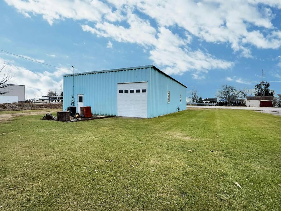Property photo for 402 Old Us-41 Street, Kentland, IN