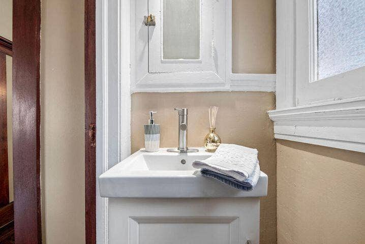 Linc main bath
