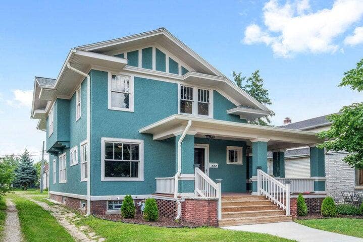 Lincolnway front
