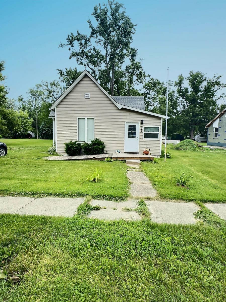 Property photo for 310 State Street, Morocco, IN