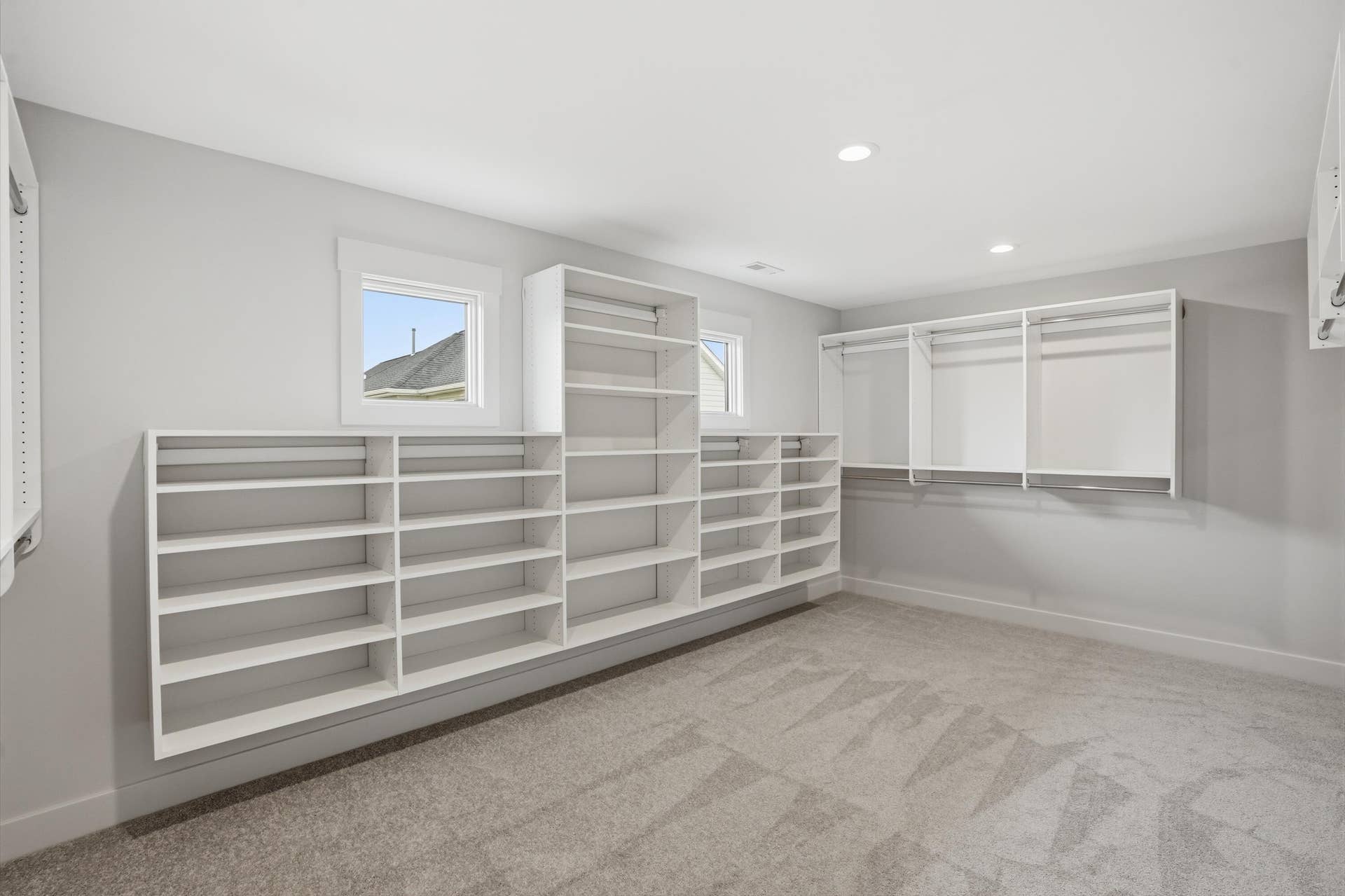 9353 Corydalis Avenue, St. John, IN 46373 Primary Closet