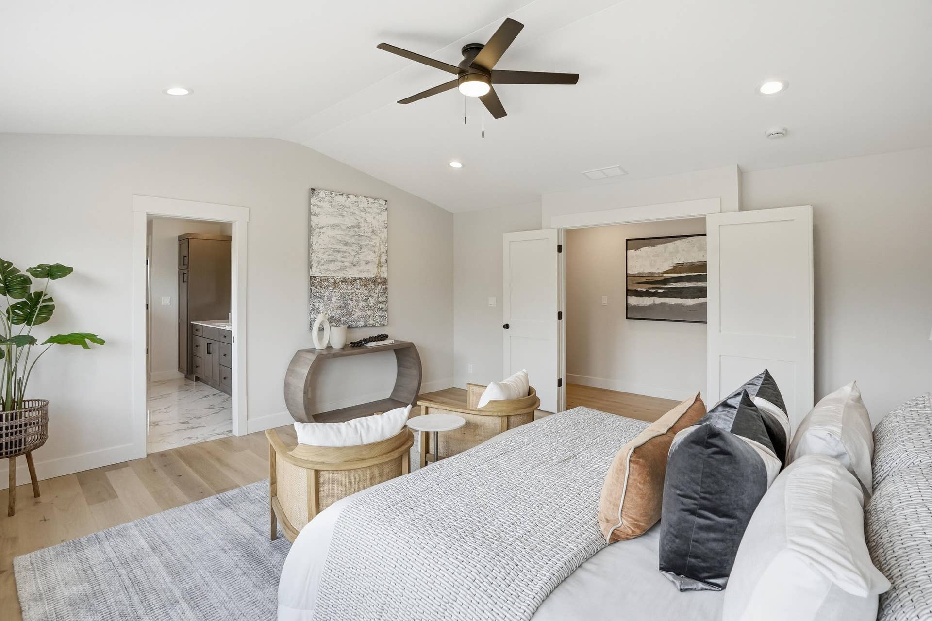 9353 Corydalis Avenue, St. John, IN 46373 primary bed