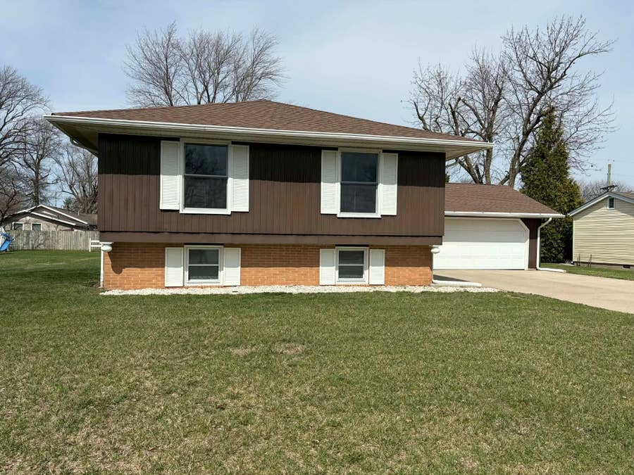 Property photo for 716 Stewart Drive, Rensselaer, IN
