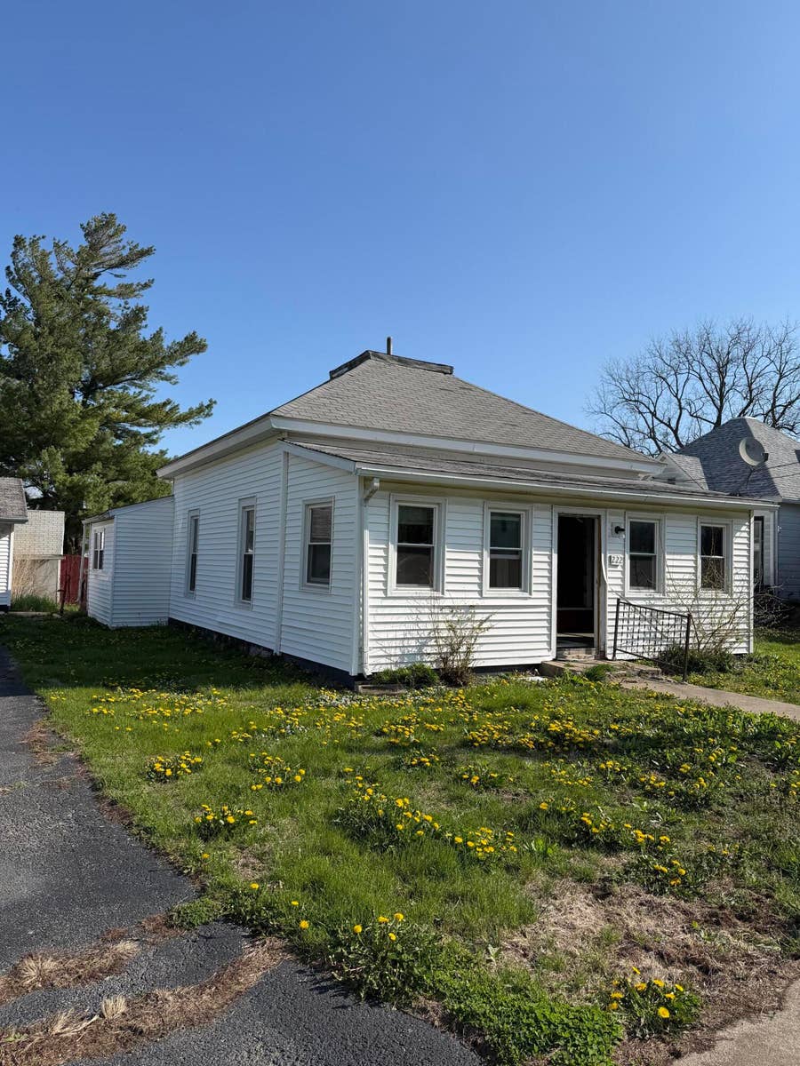 Property photo for 222 W Prairie Avenue, Goodland, IN