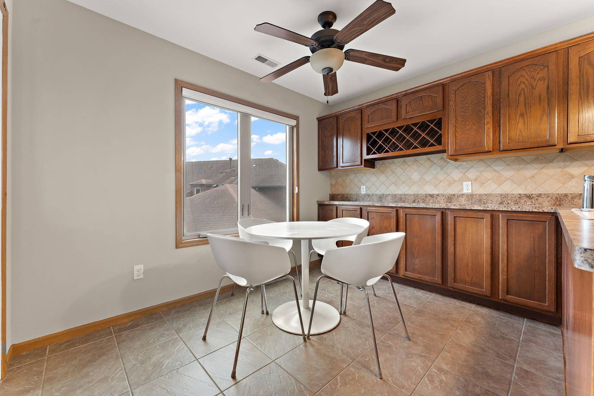 2549 Lakeshore Drive, Crown Point, IN 46307 16-web-or-mls-DSC07540