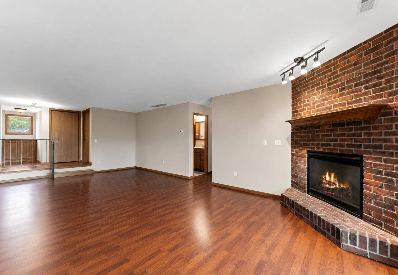 2549 Lakeshore Drive, Crown Point, IN 46307 6