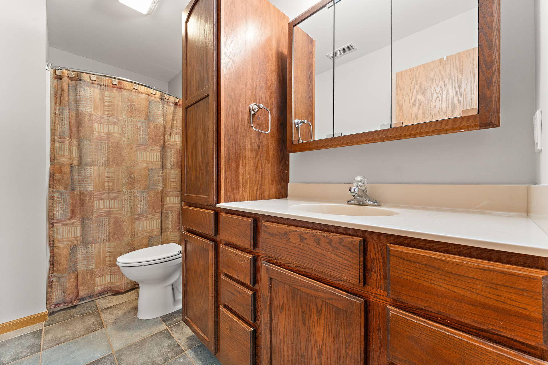 2549 Lakeshore Drive, Crown Point, IN 46307 18-web-or-mls-DSC07454