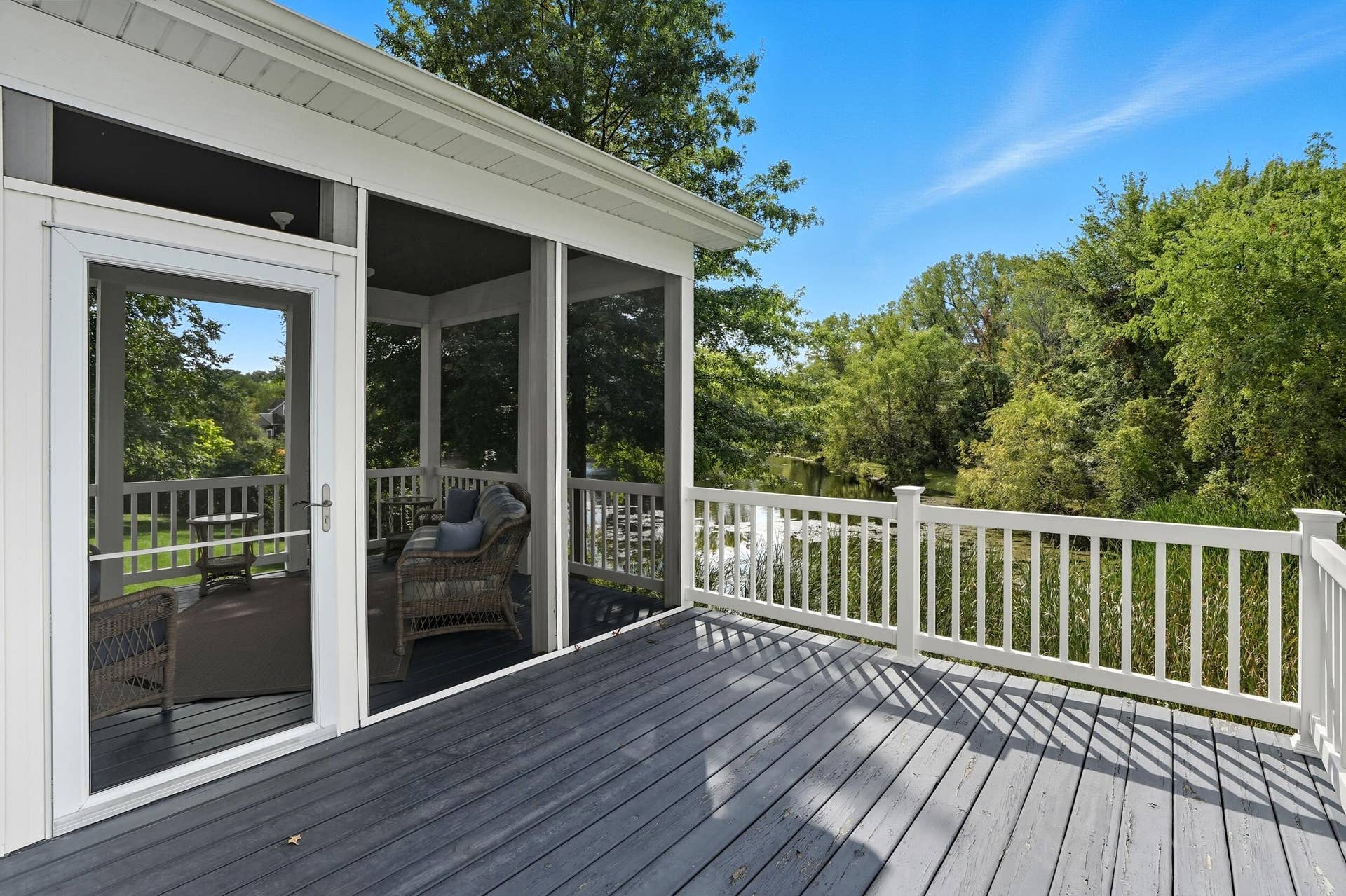 1730 Briam Court, Valparaiso, IN 46383 44 deck facing pond