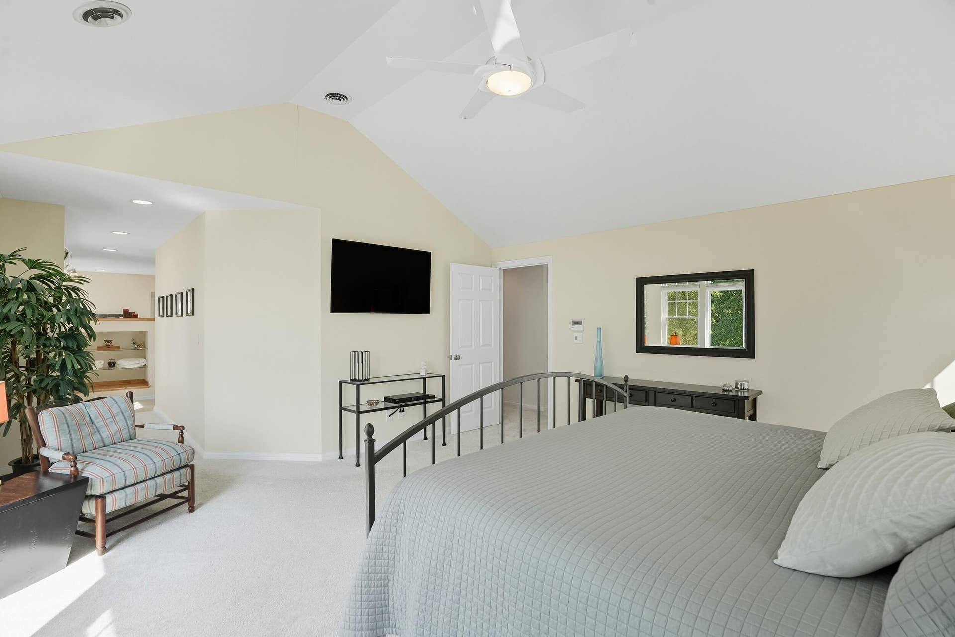 1730 Briam Court, Valparaiso, IN 46383 27 primary bedroom