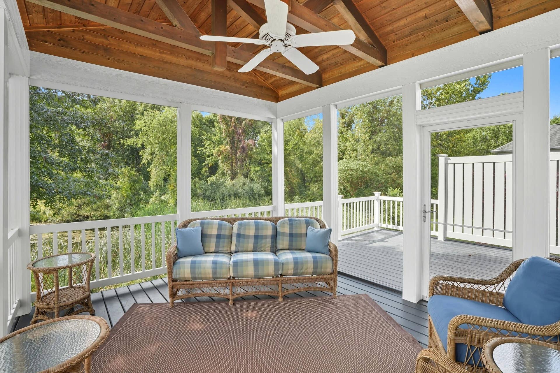 1730 Briam Court, Valparaiso, IN 46383 22 screened porch