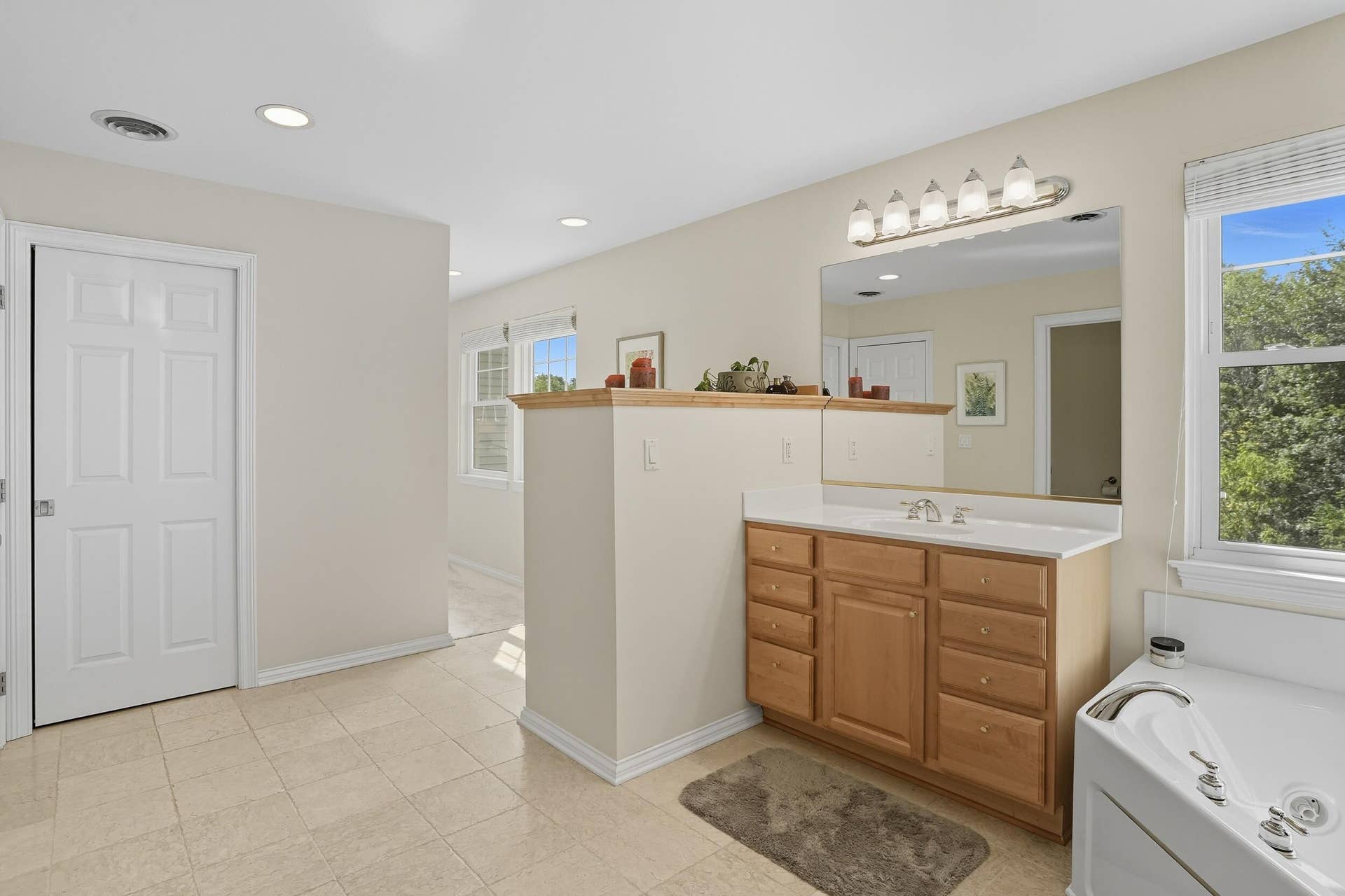 1730 Briam Court, Valparaiso, IN 46383 30 primary bath