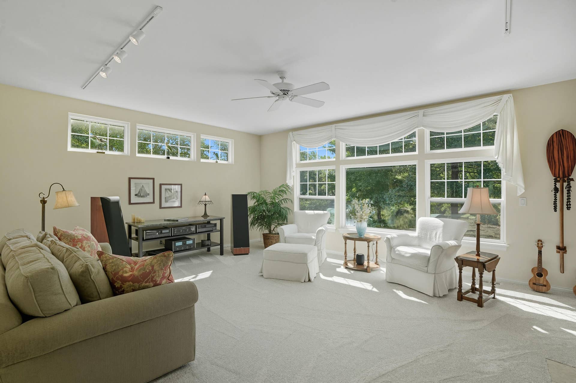 1730 Briam Court, Valparaiso, IN 46383 10 living room