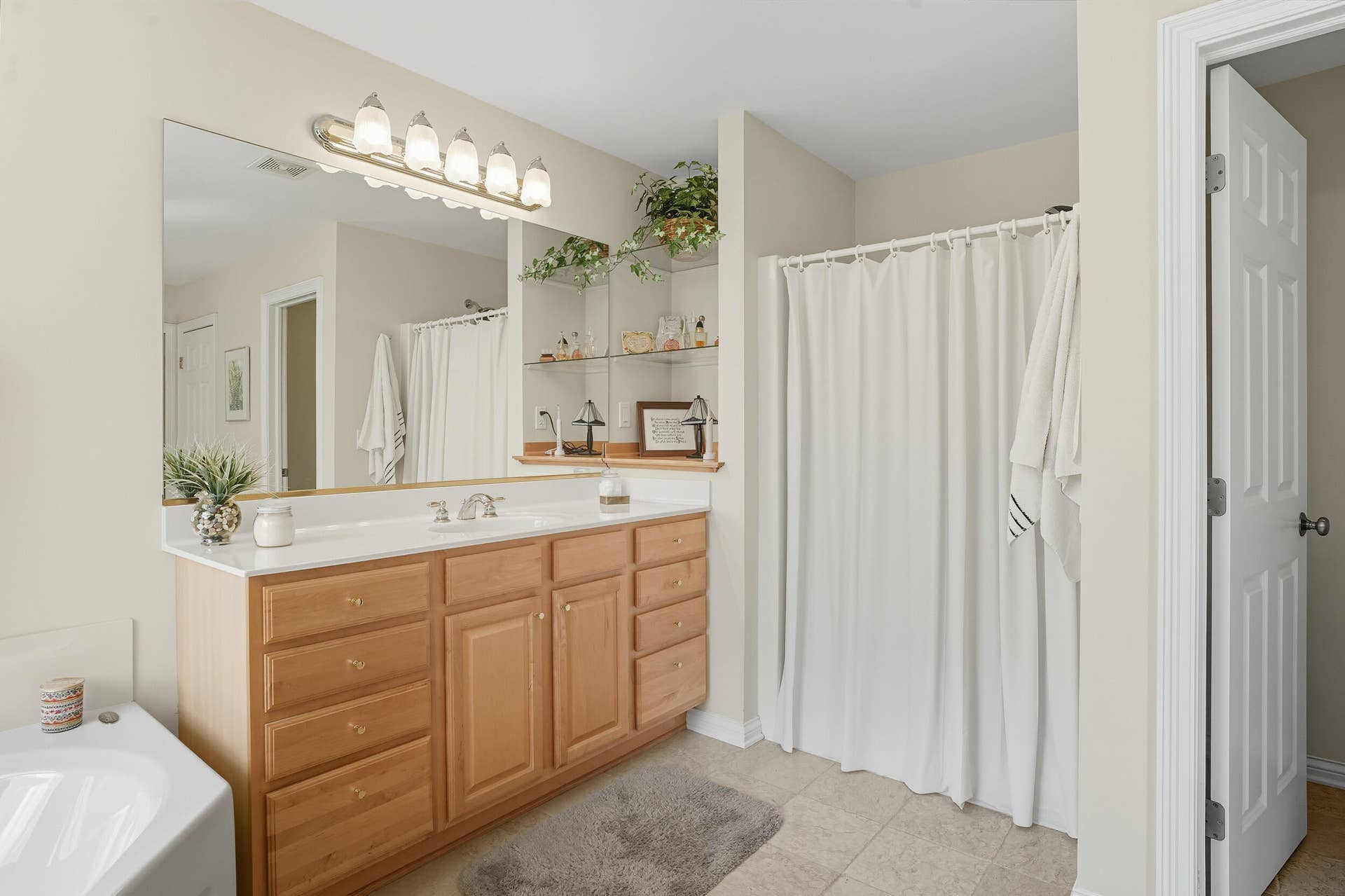 1730 Briam Court, Valparaiso, IN 46383 29 primary bath