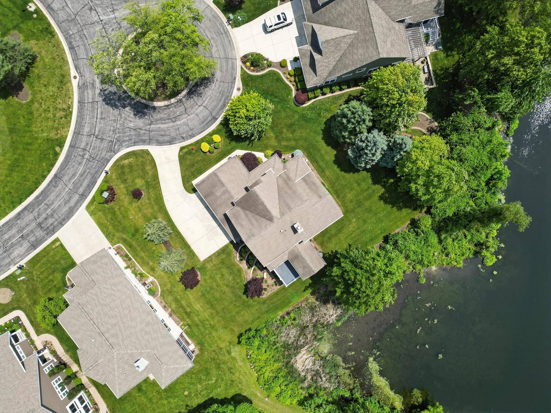 1730 Briam Court, Valparaiso, IN 46383 52 drone
