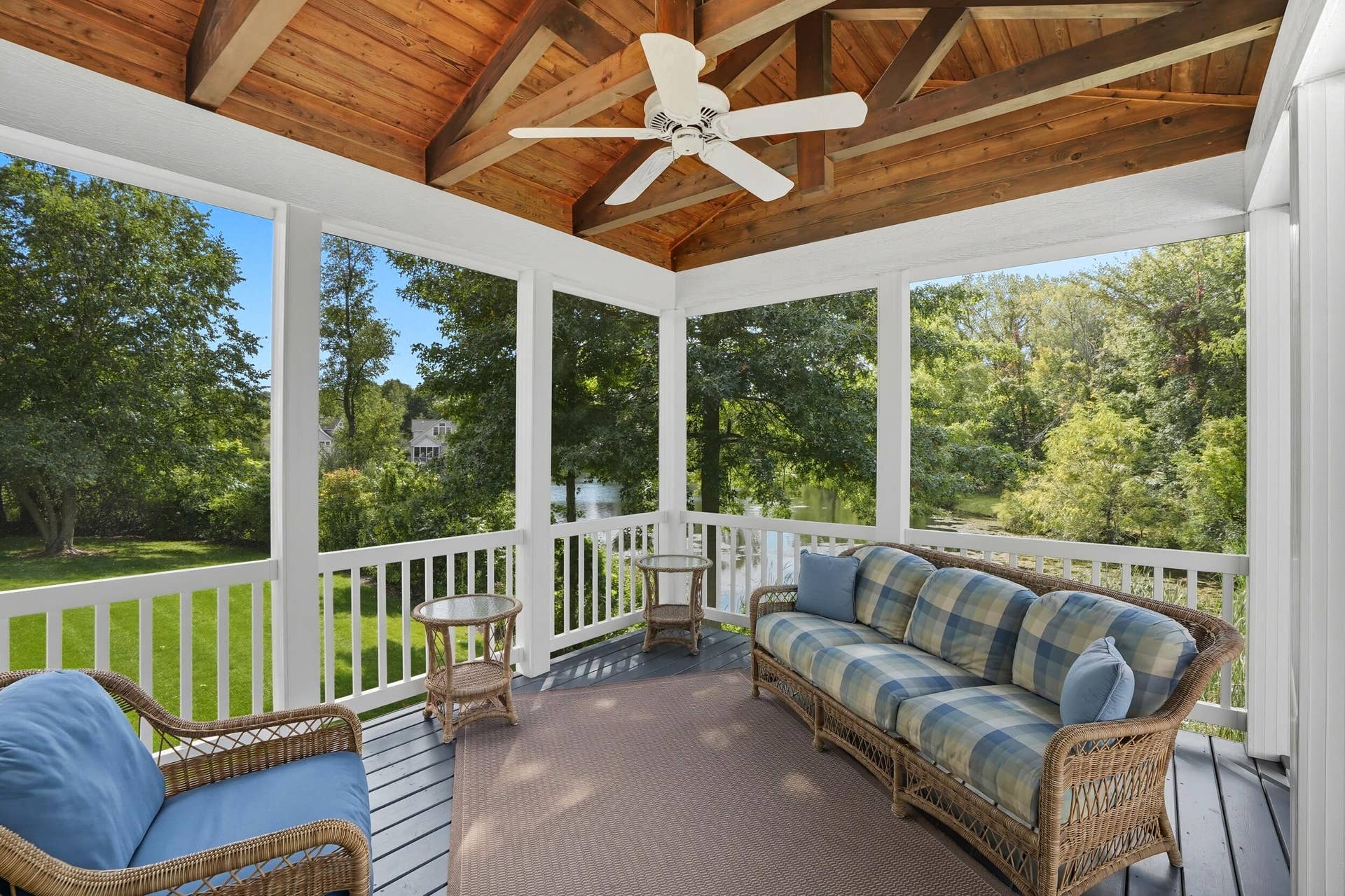 1730 Briam Court, Valparaiso, IN 46383 21 screened porch