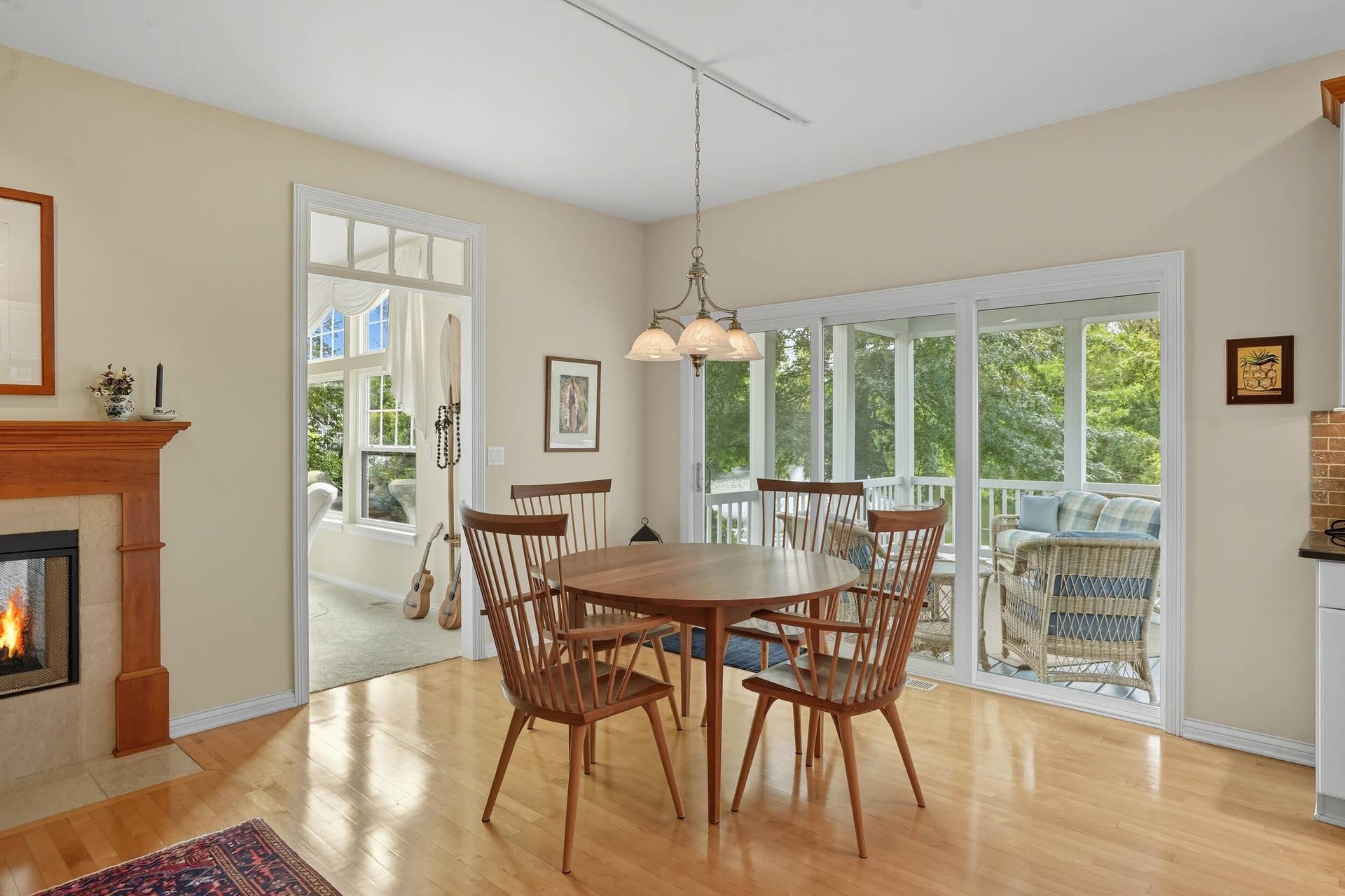 1730 Briam Court, Valparaiso, IN 46383 17 eating area