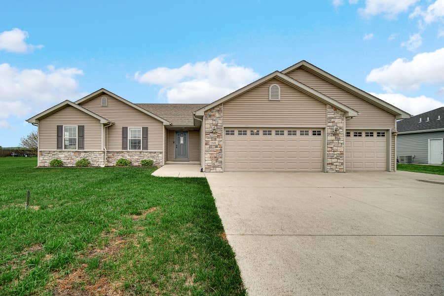 Property photo for 168 Meadow Lane, Wheatfield, IN