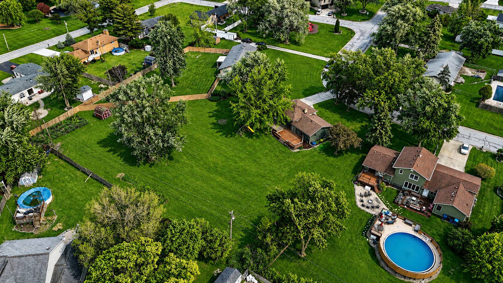 12000 Oakwood Drive, St. John, IN 46373 12000 N Oakwood Dr, St. John, IN 24