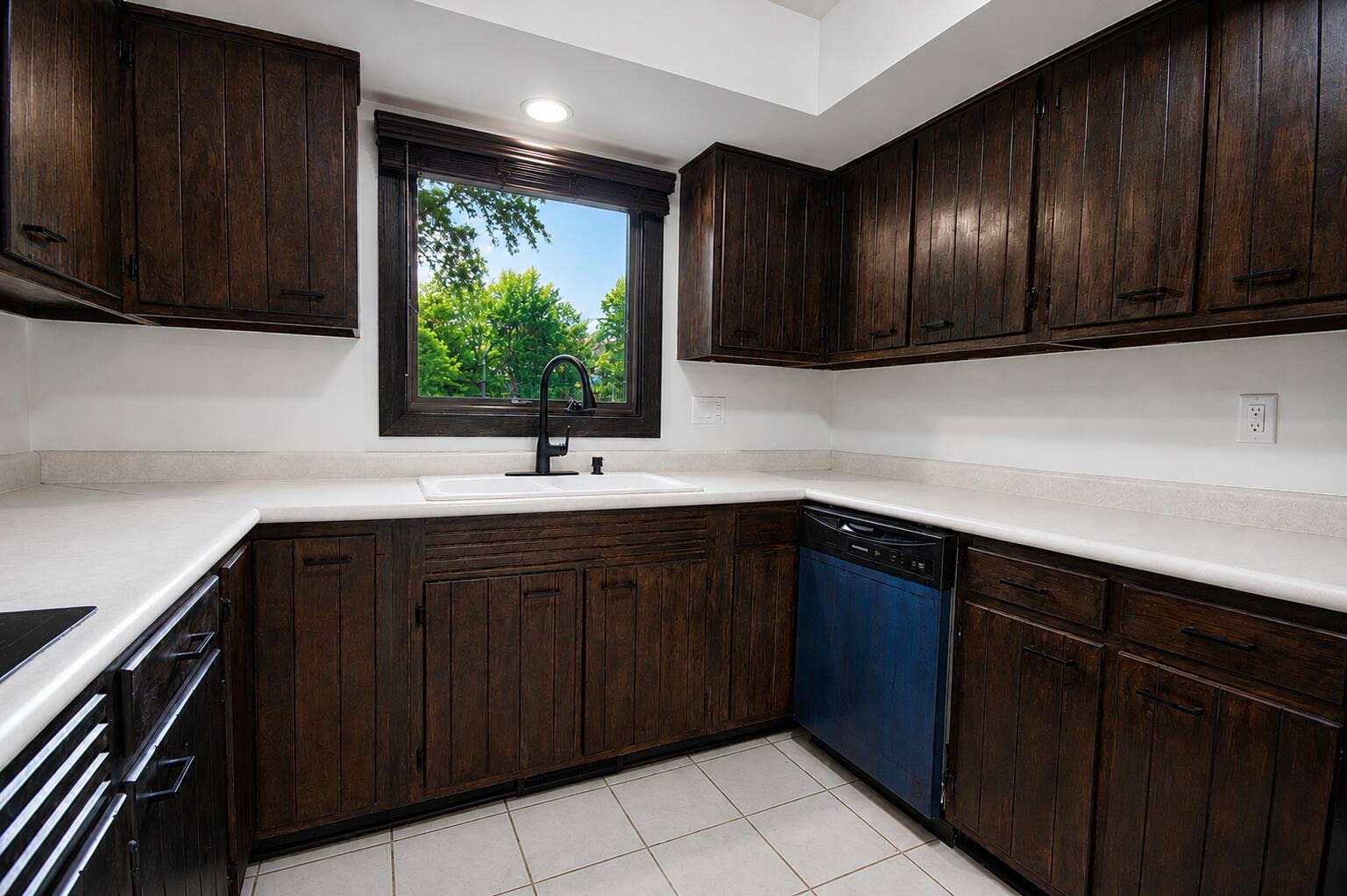12000 Oakwood Drive, St. John, IN 46373 12000 N Oakwood Dr, St. John, IN 5