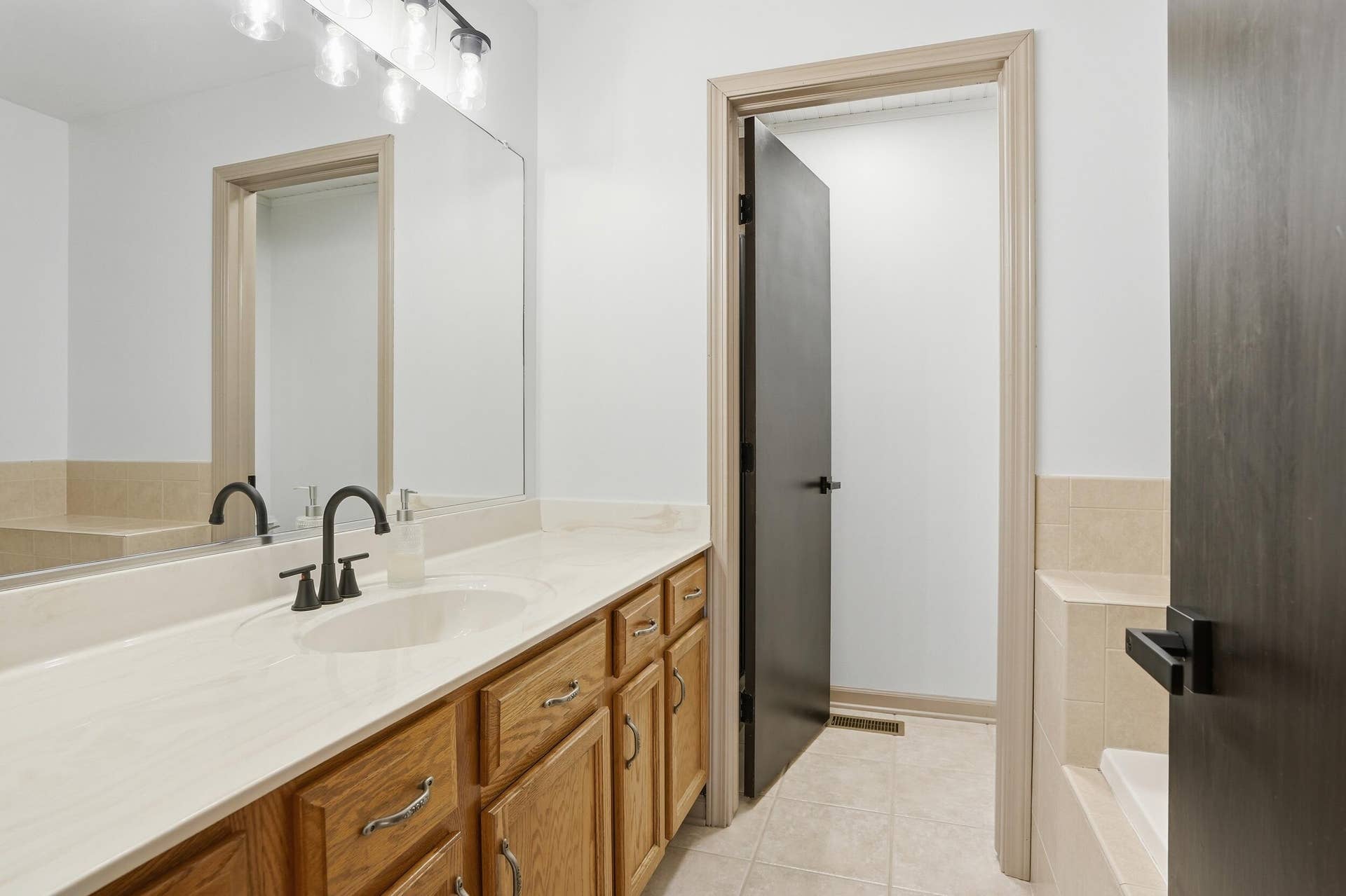 Priomary Bathroom
