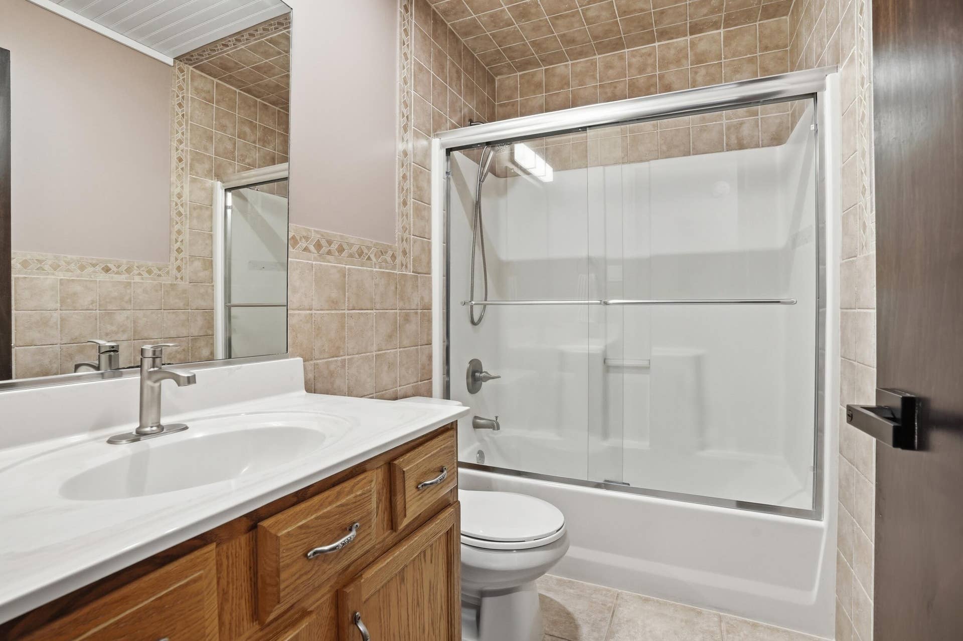 Hall Bath Upstairs