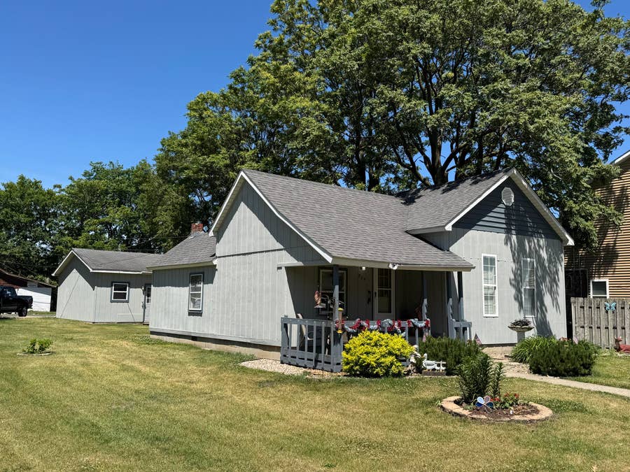 Property photo for 804 SE Azalea Street, DeMotte, IN