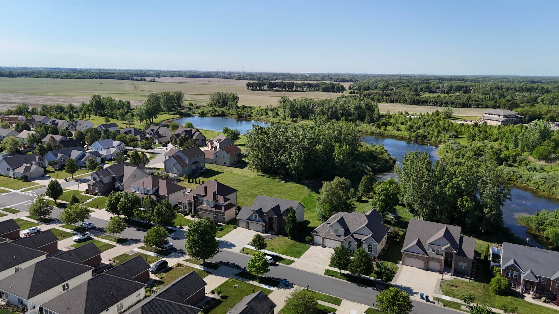 7490 103rd Avenue, Crown Point, IN 46307 28-dji_fly_20260602_163444_0169_17805804