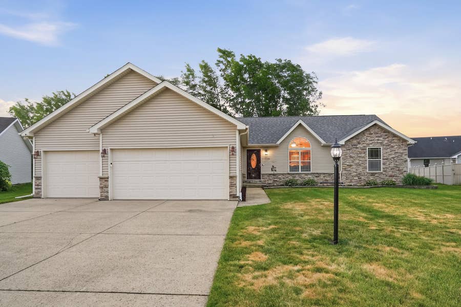 Property photo for 1726 Elderberry Circle, DeMotte, IN