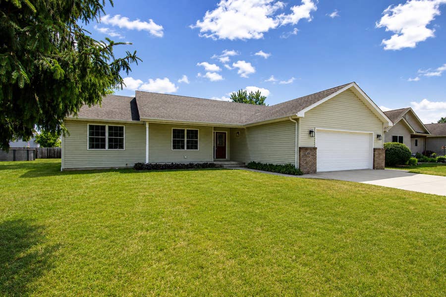 Property photo for 127 NW Juniper Street, DeMotte, IN