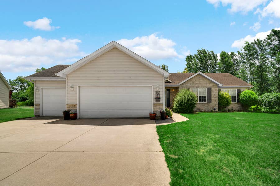 Property photo for 1730 Elderberry Circle, DeMotte, IN