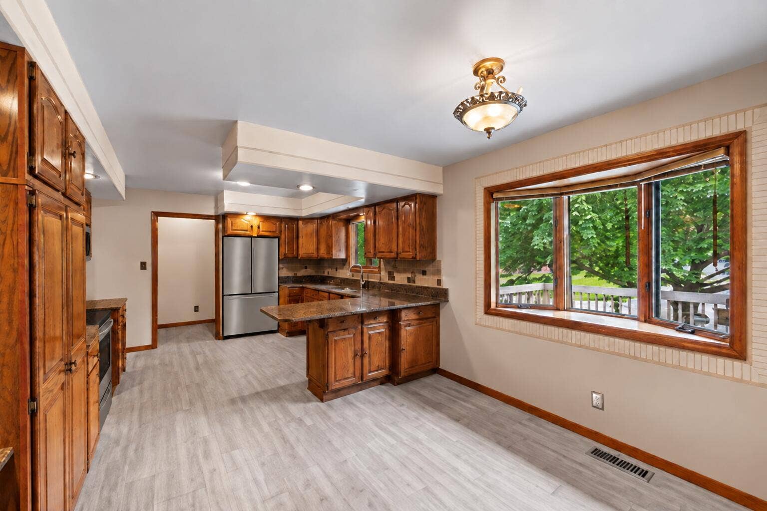 2249 kitchen w ss refrigerator and range