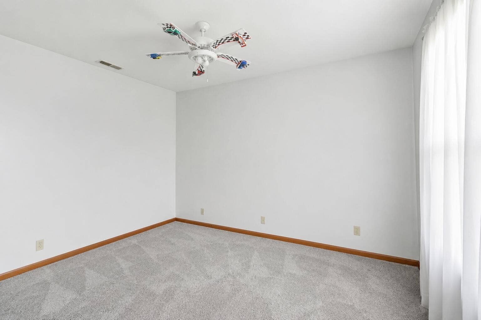 555 Lake Park Drive, Valparaiso, IN 46385 Bedroom 2