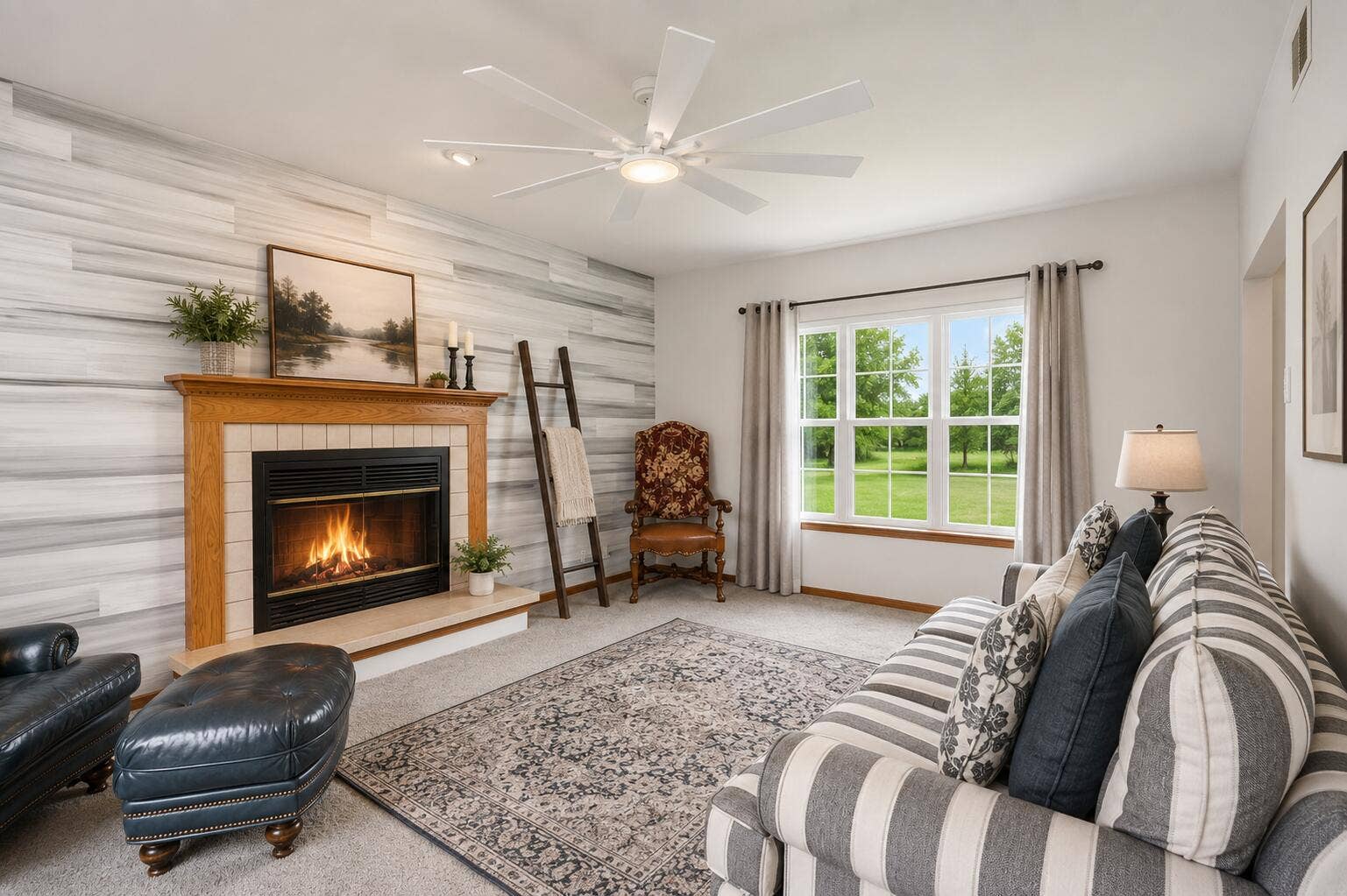 555 Lake Park Drive, Valparaiso, IN 46385 living rrom