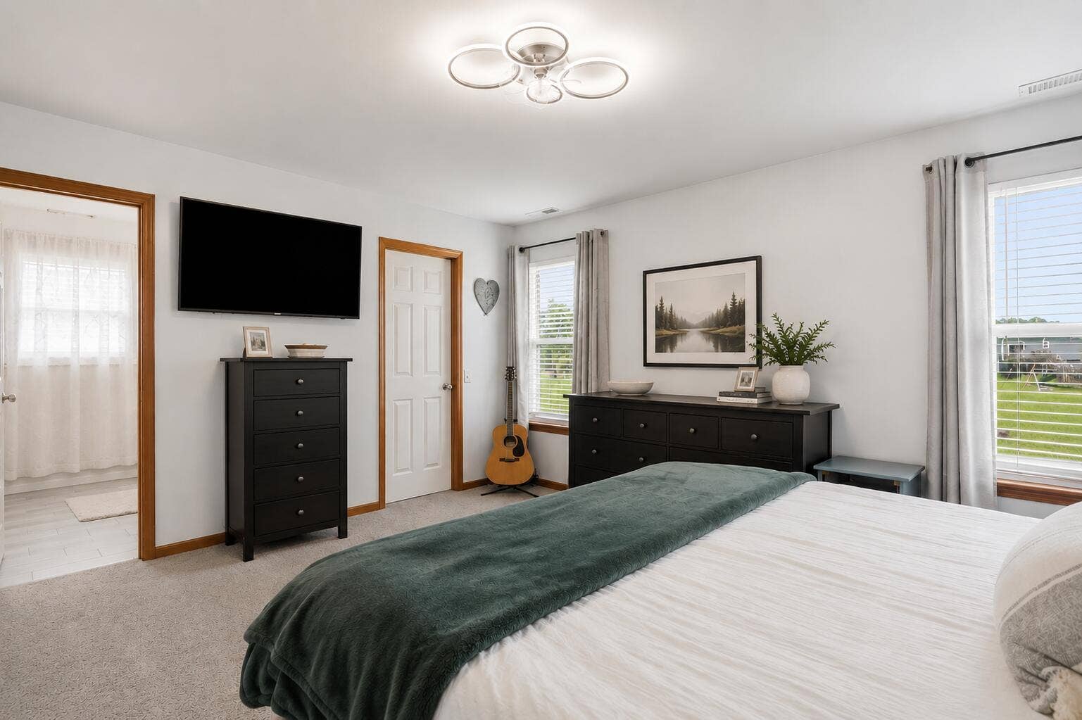 555 Lake Park Drive, Valparaiso, IN 46385 Main bedroom