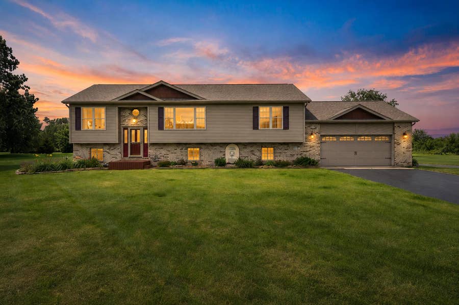 Property photo for 647 N 1100, Wheatfield, IN
