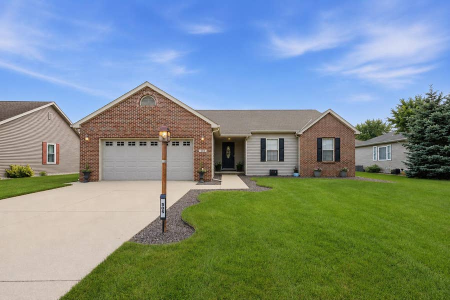 Property photo for 505 SE 17th Street, DeMotte, IN