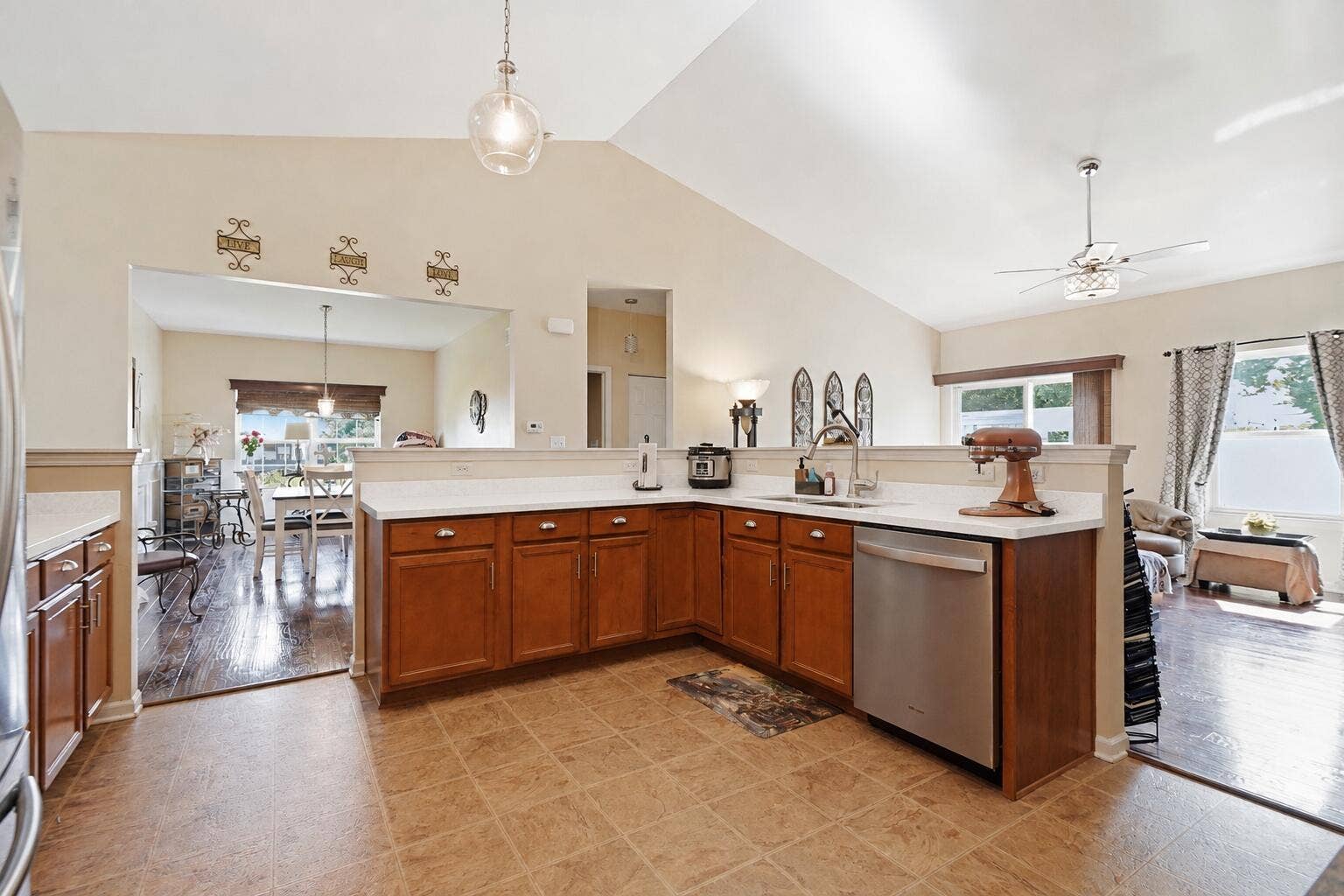 12284 Perry Street, Crown Point, IN 46307 15AF2B36-194F-4604-9570-5AEBD898108D