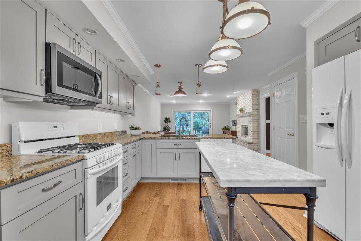 1004 Muirfield Court, Schererville, IN 46375 16-IMG_0528