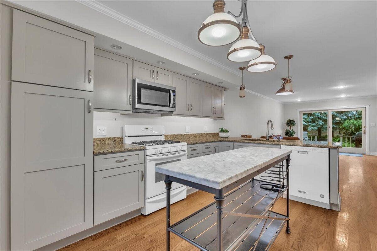 1004 Muirfield Court, Schererville, IN 46375 17-IMG_0533