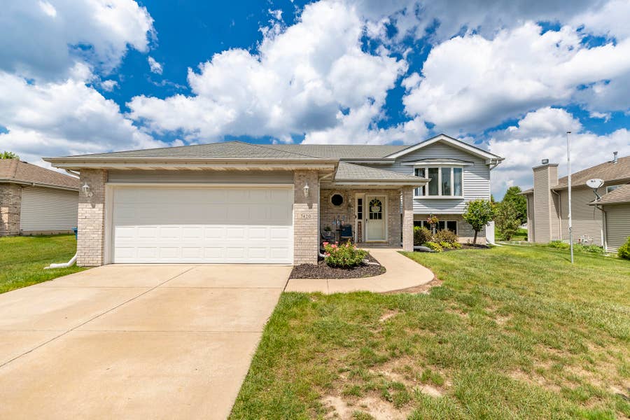 Property photo for 7420 92nd Avenue, Crown Point, IN