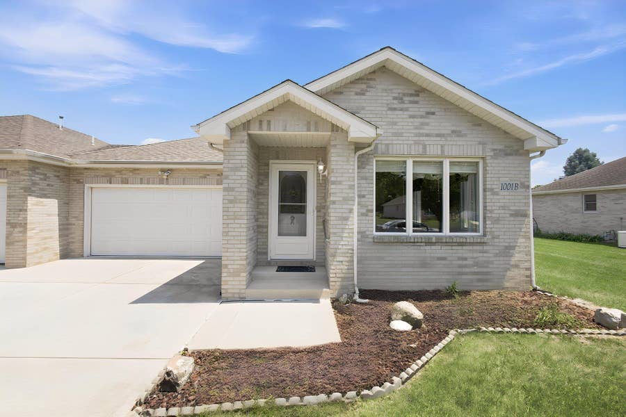 Property photo for 1001 SE Carnation Street, #B, DeMotte, IN