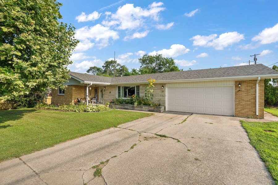 Property photo for 124 NW 6th Avenue, DeMotte, IN