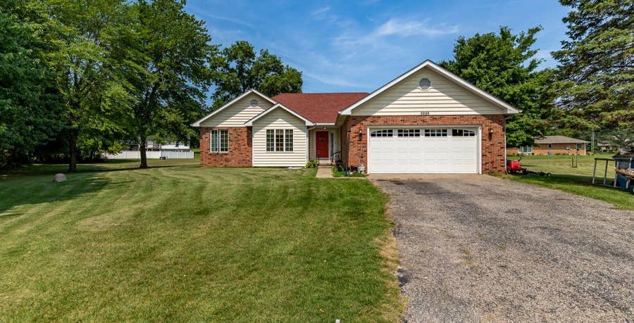 Property photo for 6996 Prairieview Court, DeMotte, IN